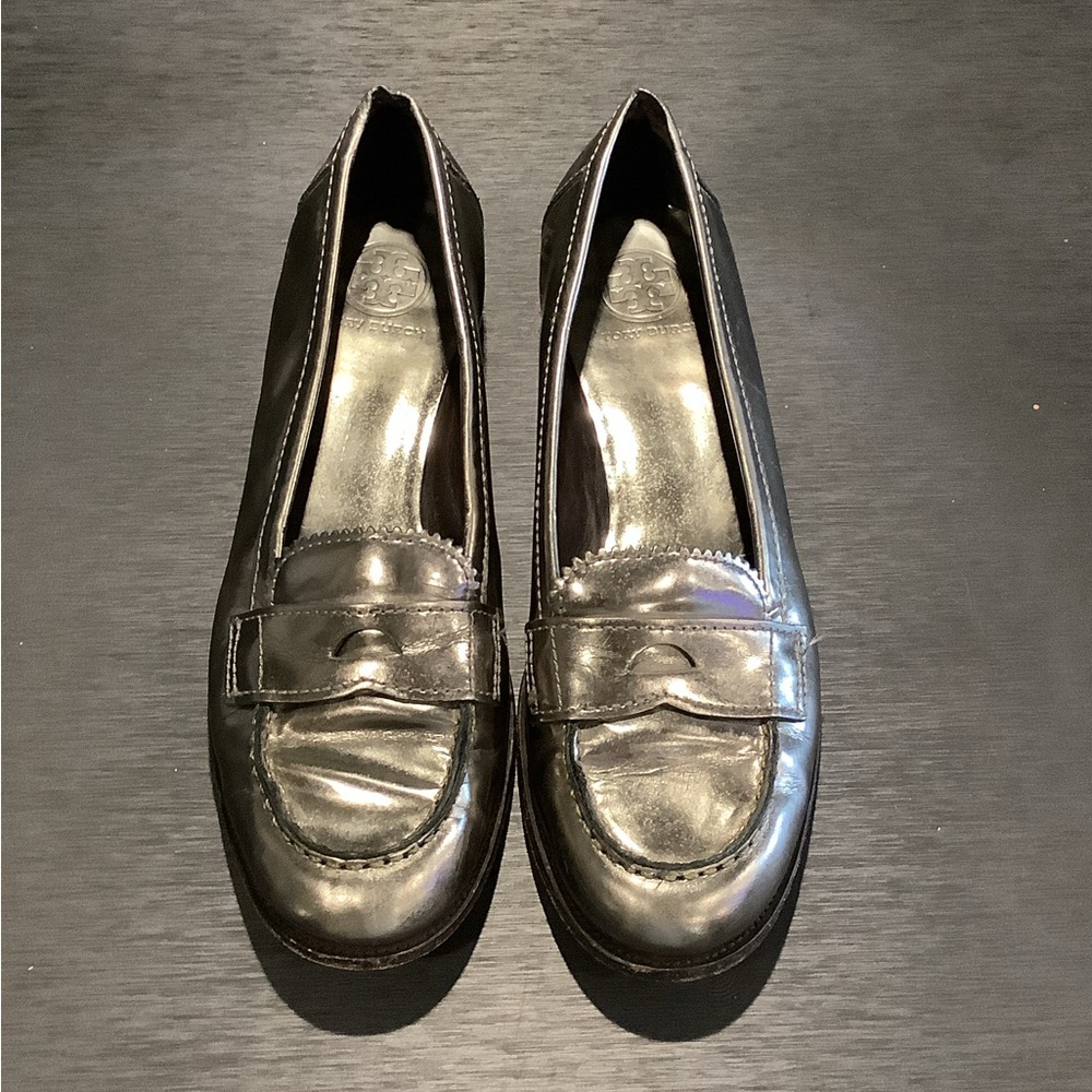 Tory Burch woman silver flats size 9